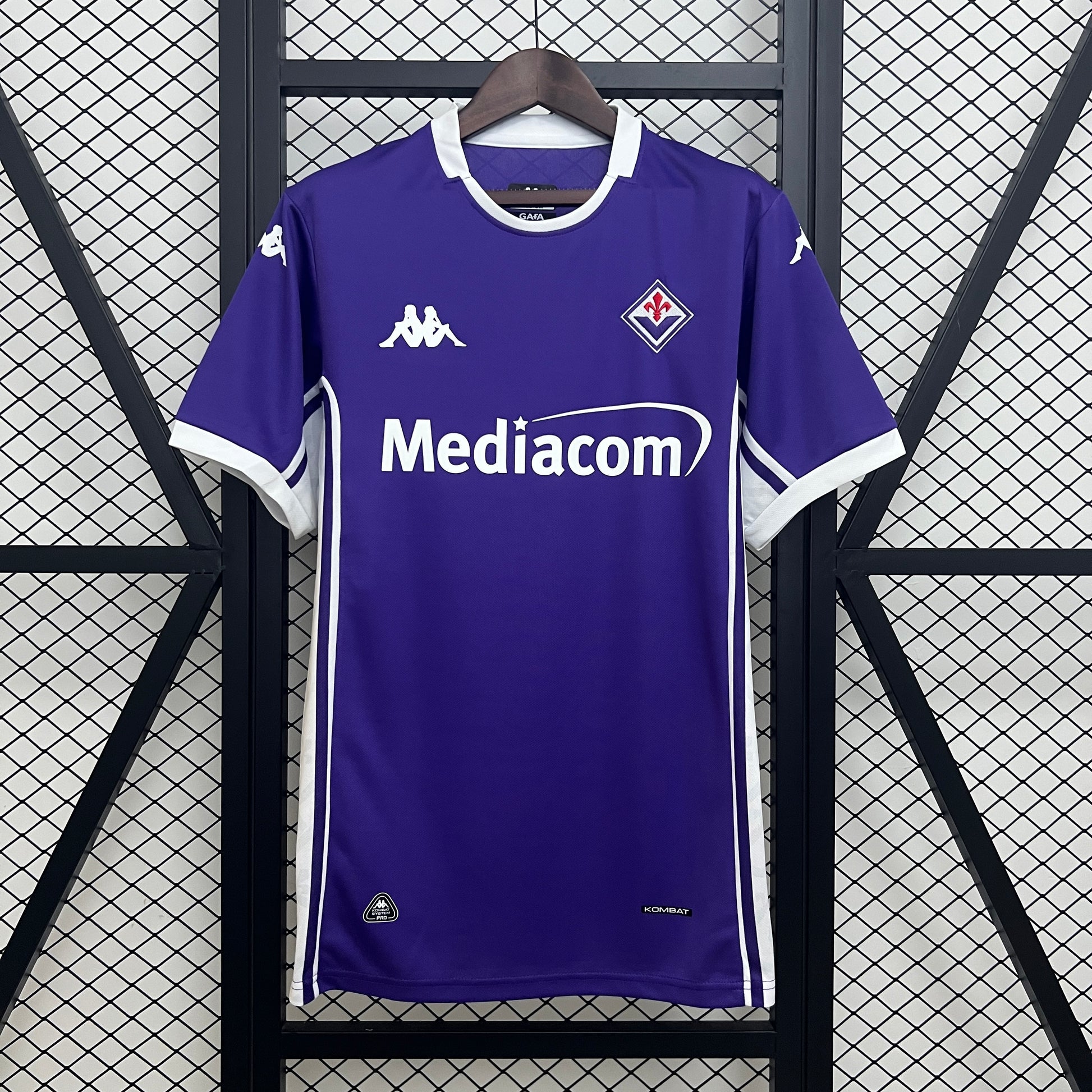 Camiseta Fiorentina 2025/26 Local – Vista frontal en color violeta